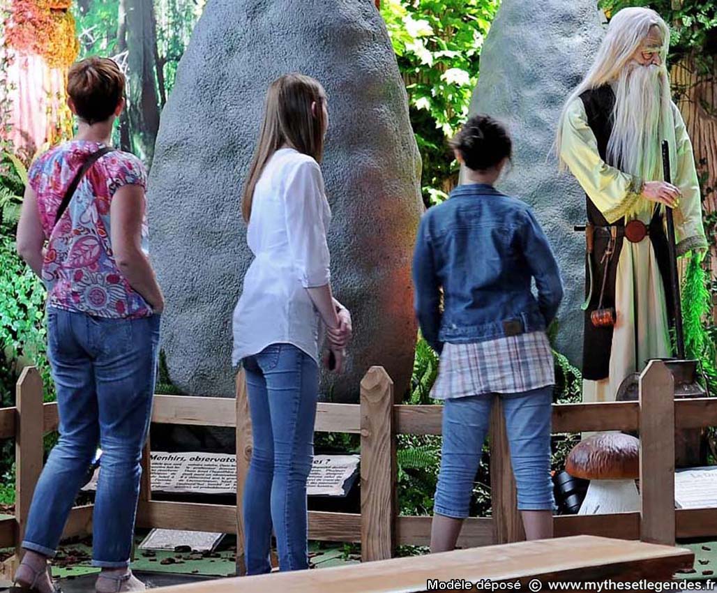 Exhibition The Enchanted Forest (100) Menhir